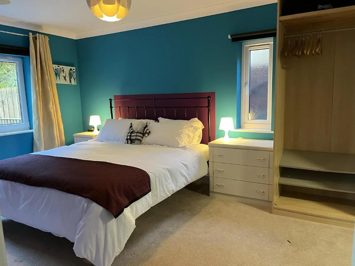 Blaydonburn - Sleeps 4 5 - Parking - Hottub - Yard Apartment  Blaydon-on-Tyne